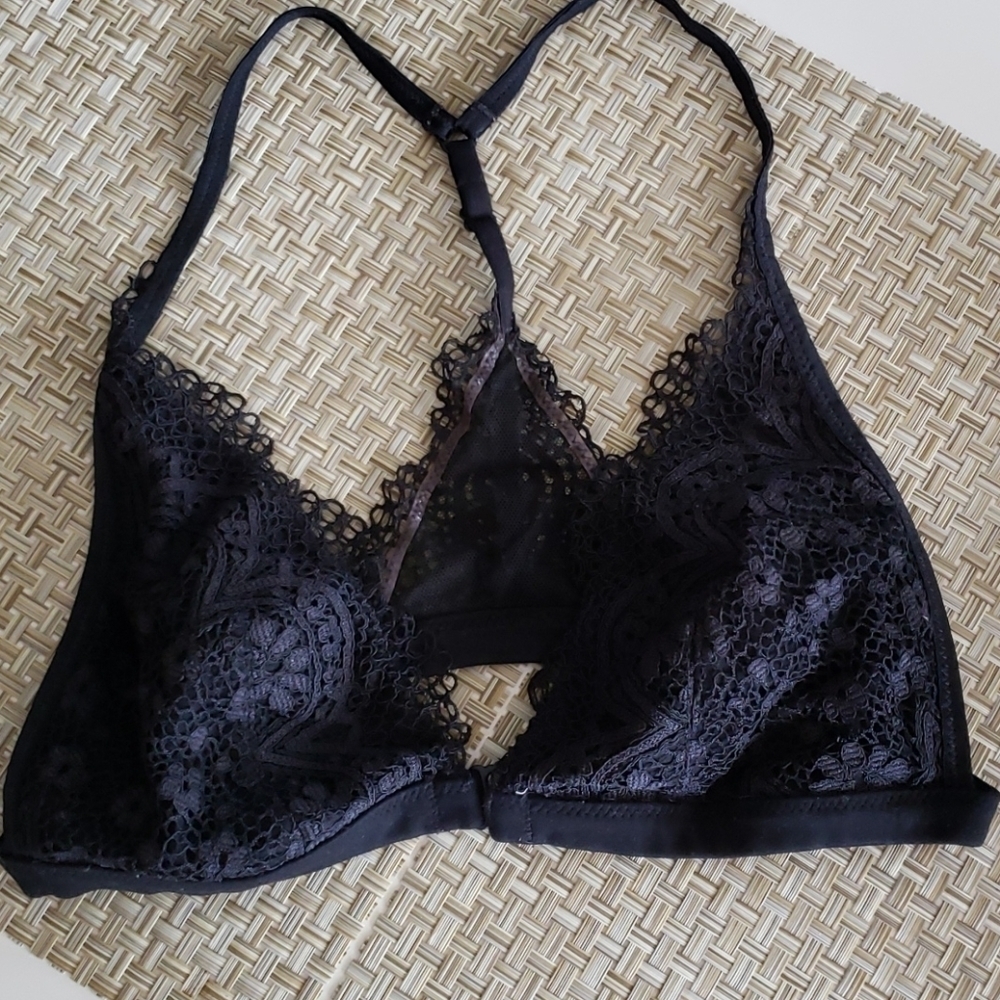 BLACK LACE BRA RACERBACK